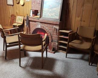 Elec. Fireplace w/lights & heat - but no marshmallows