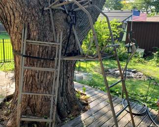 Hunting tree stand - 15' ladder tree stand w/gun rest and new sling seat
