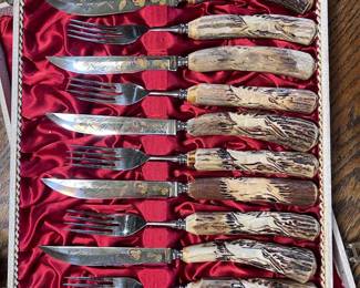 Beautiful and in "like new" condition - 12pc Stag Horn Solingen Rostfrei 1950's steak knife set