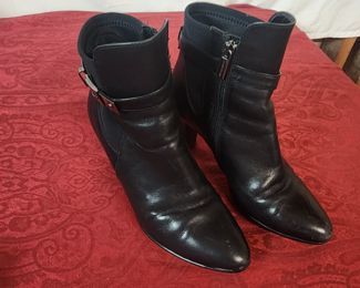 19.	Aquatalia Black Leather Ankle Boots SZ 37 Italy $100.00