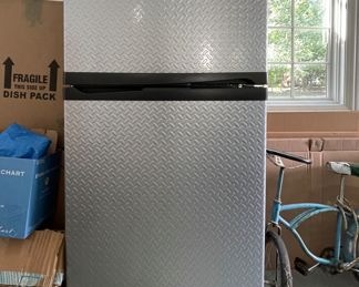 GE Gladiator Garage Freezerator Convertible Refrigerator / Freezer. Model Number GAFZ21XXRK02. Photo 1 of 2.