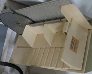 DELI SLICER.