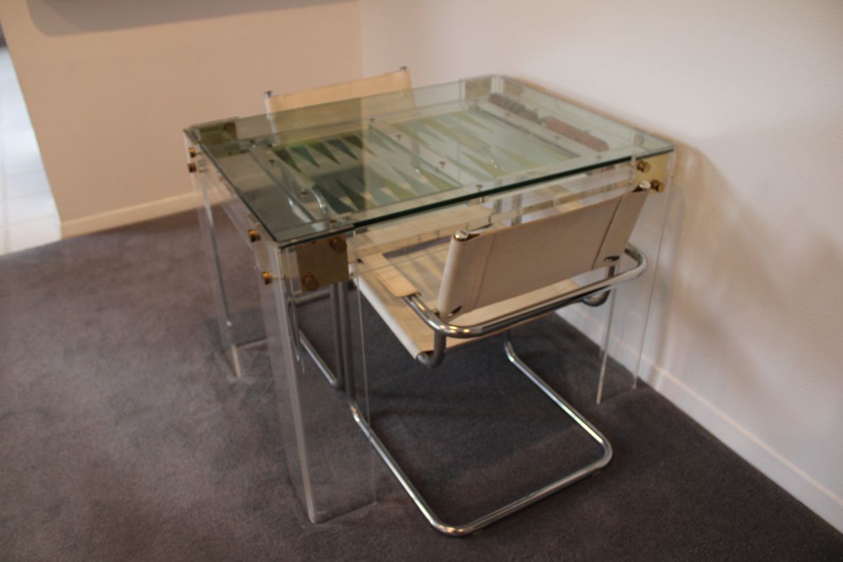 Resin Heavy Back Gammon Table from late 70's to 80's