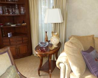 Side table, bricabrac