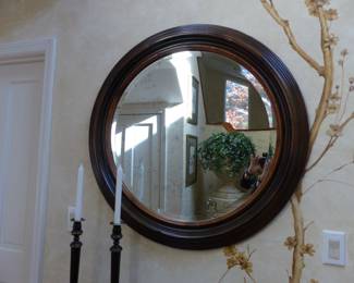 Round mirror
