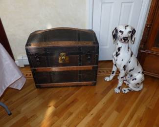Antique trunk, large porcelain dog
