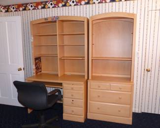 Light wood bedroom set