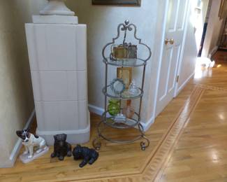 Round 4 tier metal/glass display stand