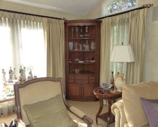 Corner curio cabinet
