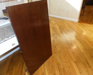 Dining table with leaves, table pads and 10 chairs