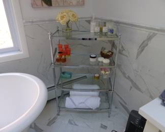 Metal/glass 4 tier display stand