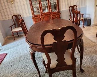 Solid Cherry Dining Room set with 6 Chairs.