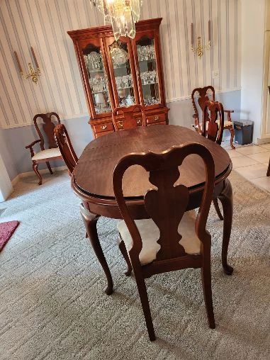 Solid Cherry Dining Room set with 6 Chairs.