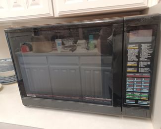 Microwave/convection oven