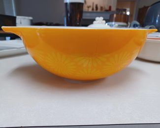 Pyrex #444 Daisy Sunflower set of vintage mixing bowls