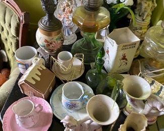 Miscellaneous knickknacks