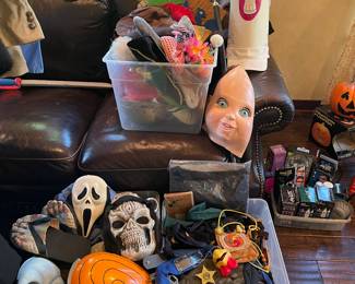 Halloween masks: "Scream", "Chucky" and others
