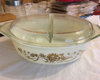 Pyrex vintage w/gold decor