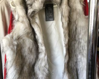 Fake fur female vest new w/tag