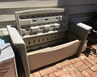 outdoor storage bench Rubbermaid style
