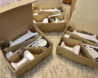 Dollhouse bathroom fixtures 
