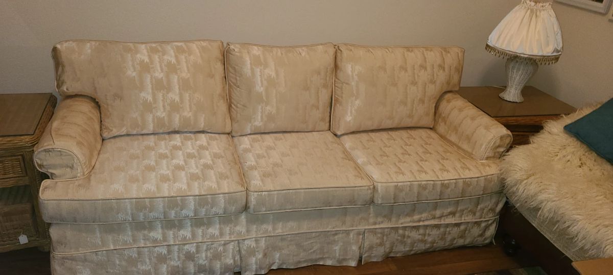 Moving Sale in Cedar Hill Estates in Fullerton, CA starts on 9/3/2023