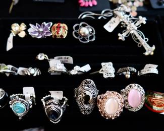 Costume Jewelry - Pretty Rings!!