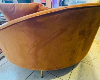 $700 
Velvet curved sofa Purchase OMARY 5'Lx3'3"x2'9"