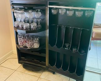 $450 	
Bar 47""Hx24Wx18 1/2D opened 48""W"	