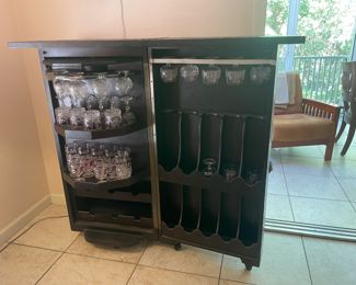 $450 	
Bar 47""Hx24Wx18 1/2D opened 48""W"	