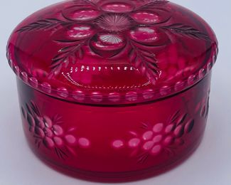 $250 Val st Lambert (1874-1960) bonbonniere Joseph Simon 4.5W - Art Deco period. Cranberry red floral design