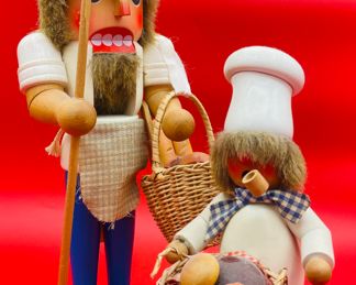 $100 	
Set of 2 bakers 16T  Christian Ulbrich Holzkuns		