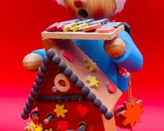 $60 	
Music box Stein 91/2"" Gingerbread baker Erzgebirische Santa wood 9""T"	