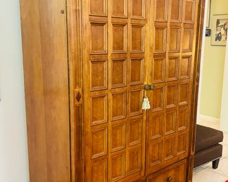 $450 
Henrendon TV cabinet 56Wx77Hx26D	