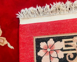 $950 	
Red & black Chinese rug 14'9""x9'1"very good condition	