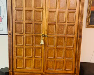 $450 
Henrendon TV cabinet 56Wx77Hx26D	