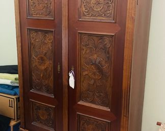 $650 	
Armoire 74Tx 48""Wx 21 1/2"""	