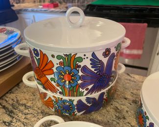 $650 	
Villeroy & Boch Acapulco set of china for 6	