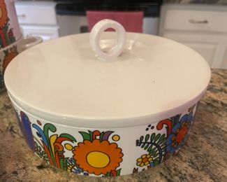 $650 	
Villeroy & Boch Acapulco set of china for 6	