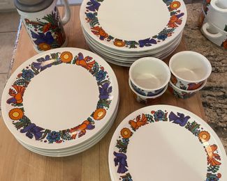 $650 	
Villeroy & Boch Acapulco set of china for 6	