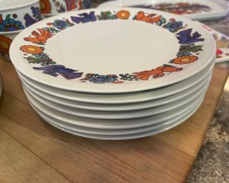 $650 	
Villeroy & Boch Acapulco set of china for 6	