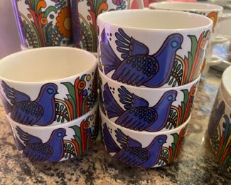 $650 	
Villeroy & Boch Acapulco set of china for 6	