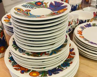 $650 	
Villeroy & Boch Acapulco set of china for 6	