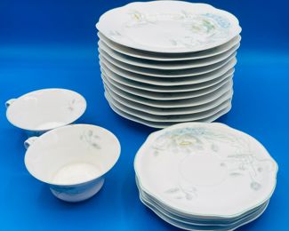 $80 	Konglieth - Nymphenburg dessert set - 1 chip 		