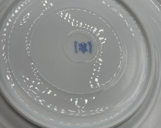 $150 	
Limoges depose floral/white 15 pieces 	