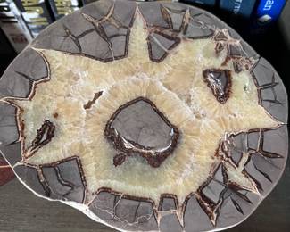 Septarian nodule from Utah
