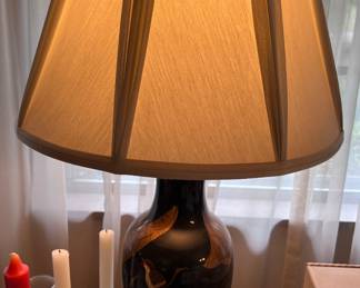 Gold inlaid ceramic lamp