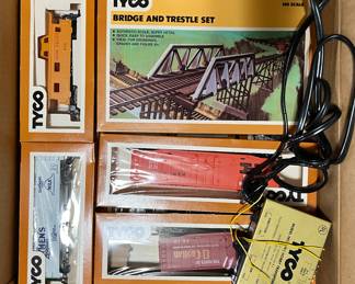 Tyco train cars and accessories