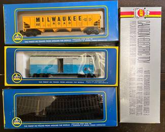 AHM train cars and tracks