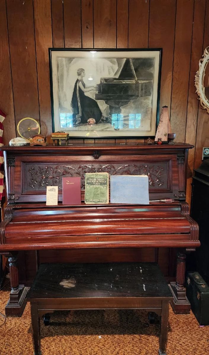 Antiques, Vintage items in Old Mission Estate... starts on 9/8/2023